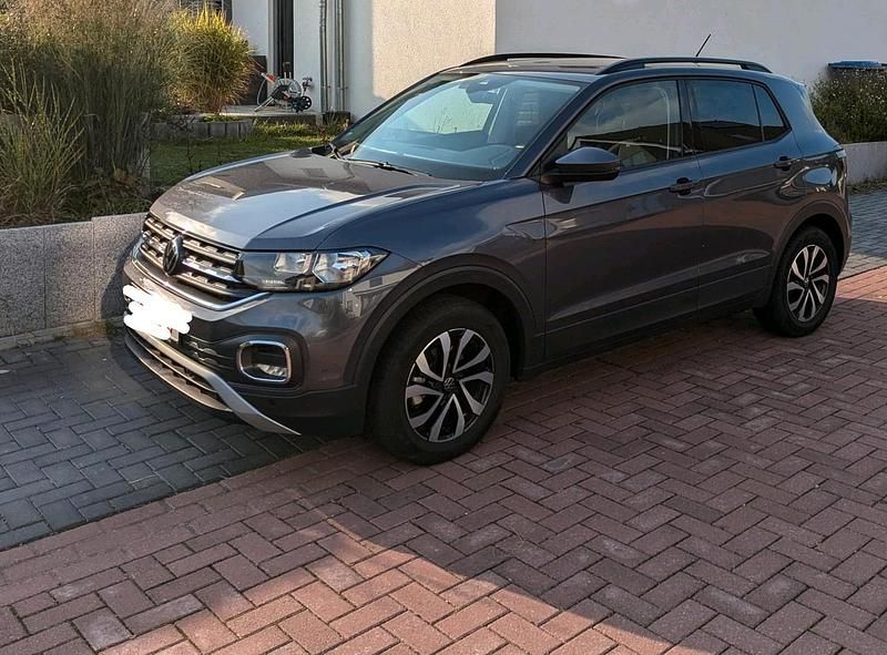 Używany VW T-Cross Active 95 KM (69 kW) 2022 Szary SUV