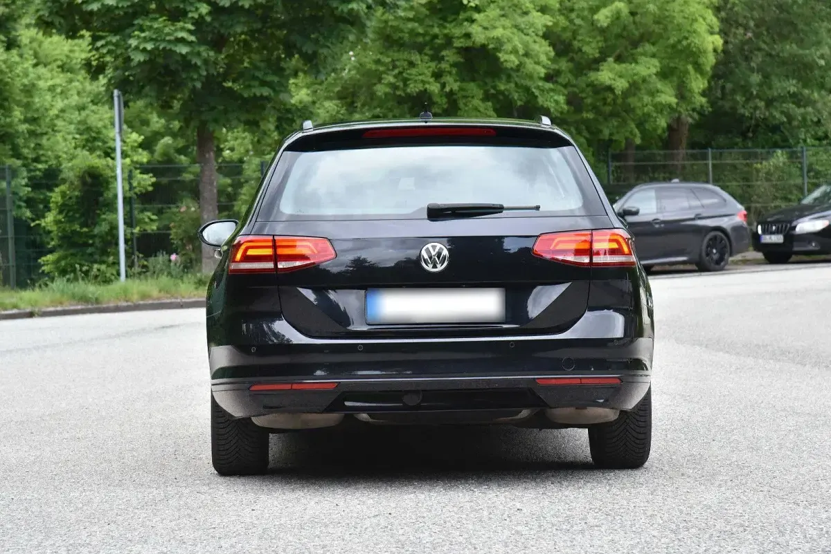 Gebraucht VW Passat Comfortline 150 PS (110 kW) 2019 Schwarz Kombi