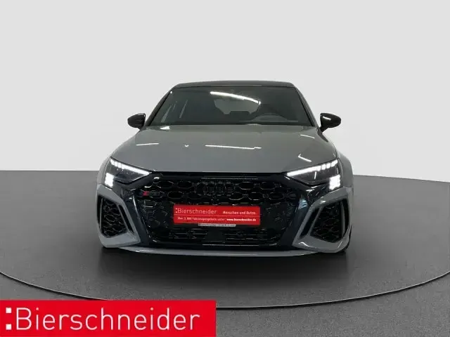Gebraucht Audi RS3 Sport 400 PS (294 kW) 2024 Grau Limousine