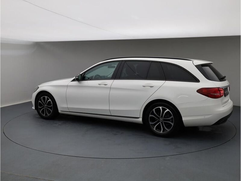 Gebraucht Mercedes C220 Avantgarde 194 PS (142 kW) 2019 Polarweiss Kombi