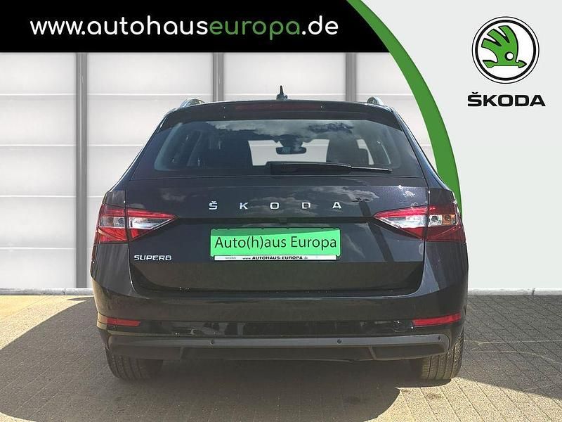 Gebraucht Skoda Superb Style 150 PS (110 kW) 2022 Schwarz magic perleffekt Kombi