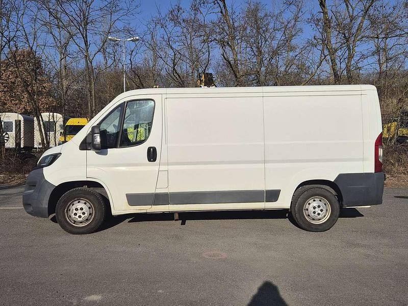 Gebraucht Peugeot Boxer Comfort plus 131 PS (96 kW) 2016 Lack weiss banquise/deckende Van