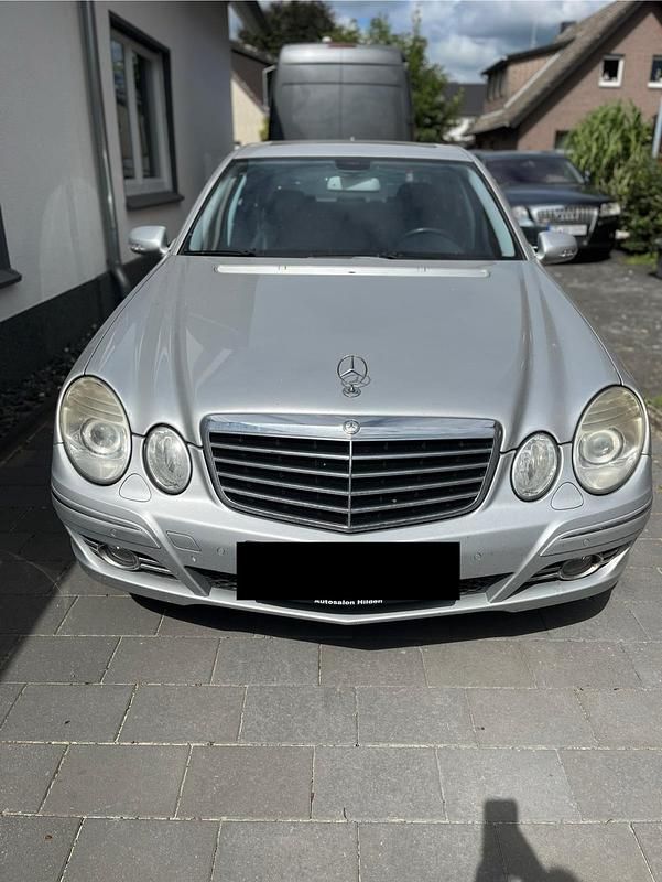 Grau Gebraucht 2007 Mercedes E280 Avantgarde Limousine | 5.800 € (Guter Preis) - Bild 1/4