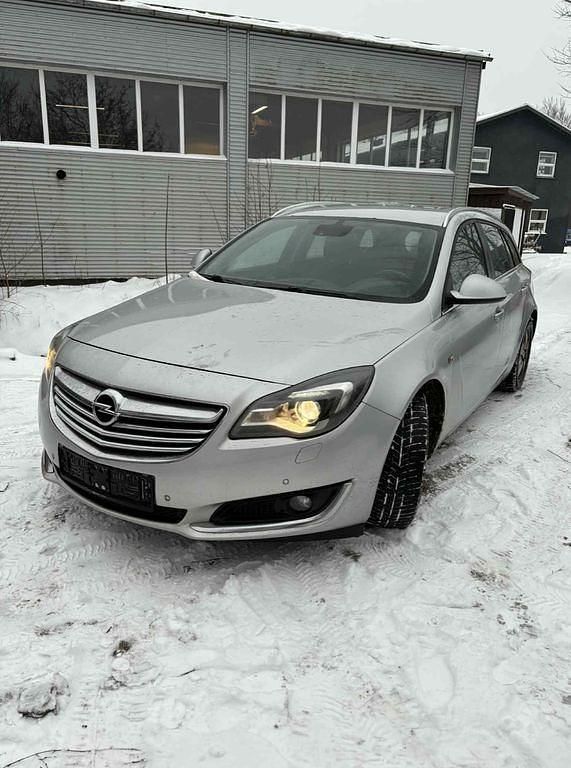 Gebraucht Opel Insignia Edition 140 PS (102 kW) 2015 Silber Kombi