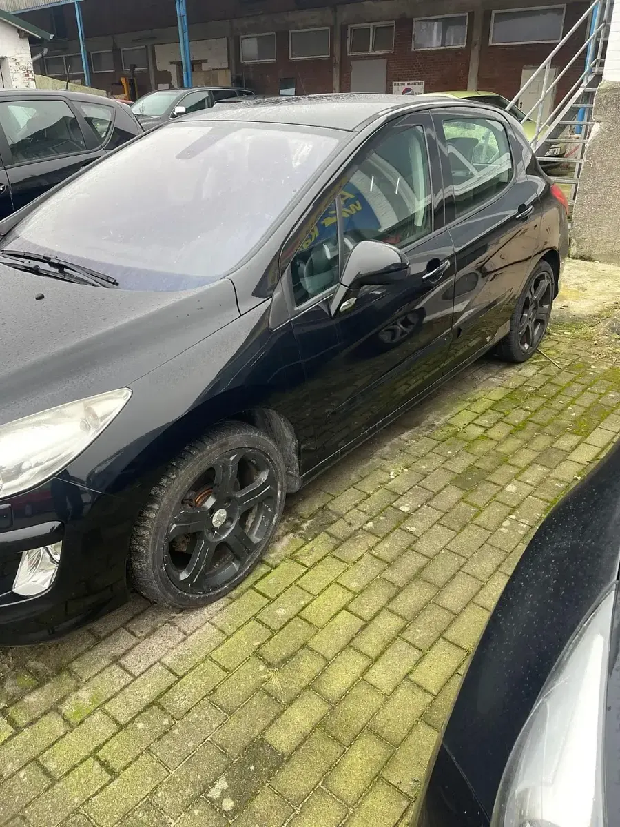 Gebraucht Peugeot 308 156 PS (114 kW) 2011 Schwarz Limousine