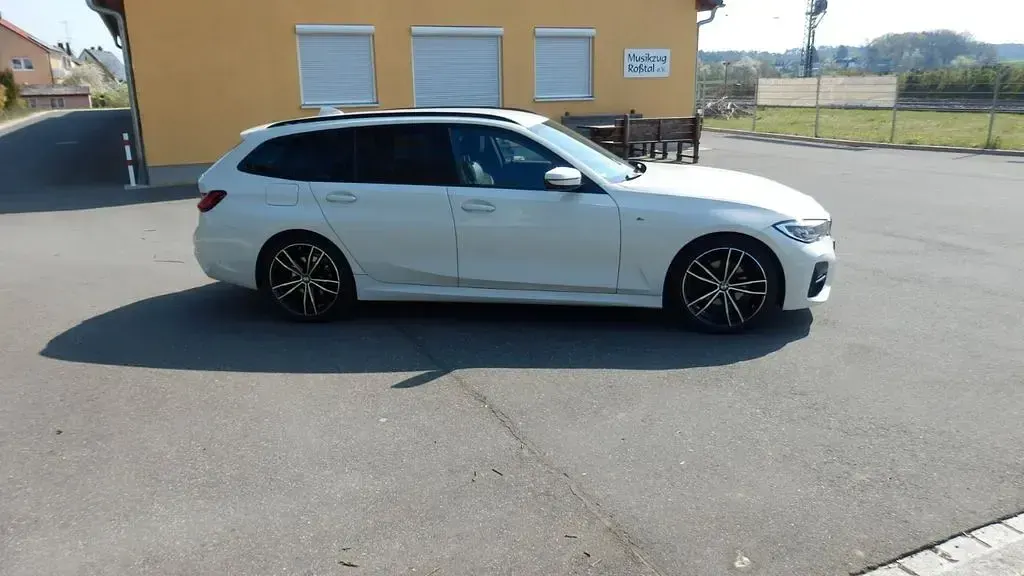 Gebraucht BMW 320 M Sport 190 PS (139 kW) 2020 Weiß Kombi