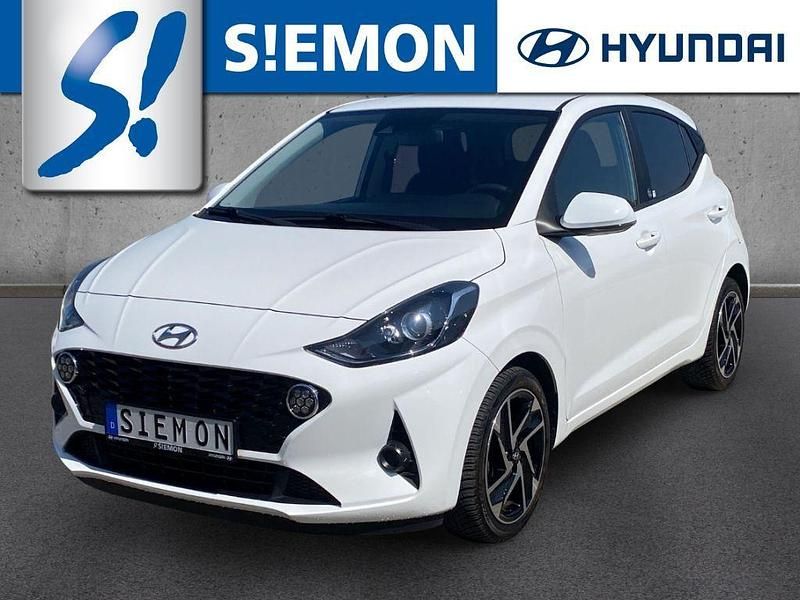 Weiß Gebraucht 2021 Hyundai i10 Edition 30+ Kleinwagen | 13.950 € (Etwas zu teuer) - Bild 1/4