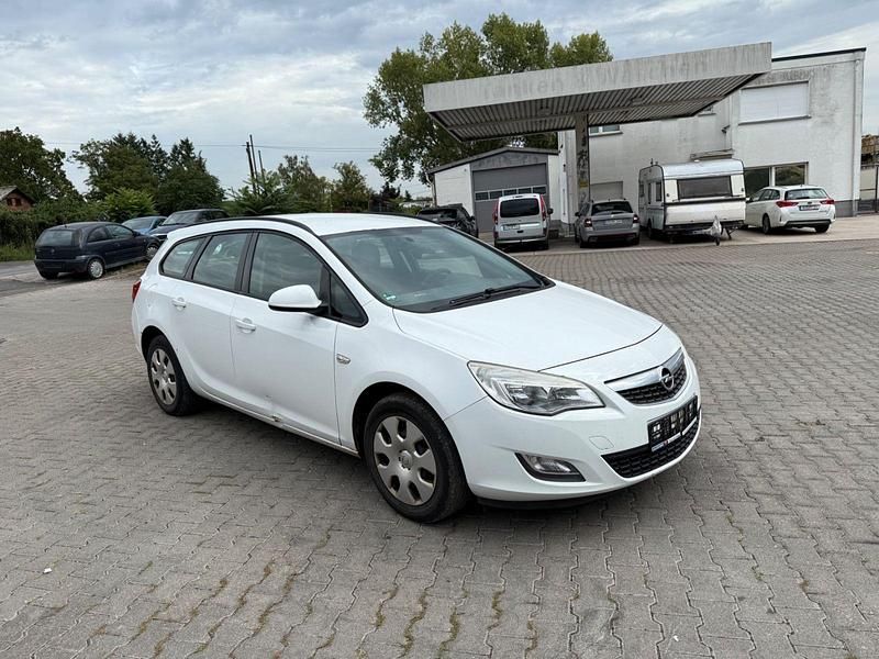 Weiß Gebraucht 2011 Opel Astra Eco Kombi | 1.999 € (Superpreis) - Bild 1/4