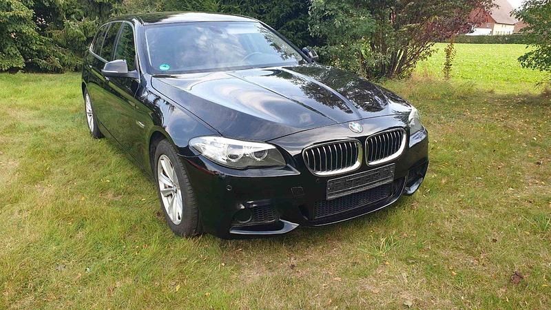 Schwarz Gebraucht 2016 BMW 525 Kombi | 11.900 € (Superpreis) - Bild 1/4