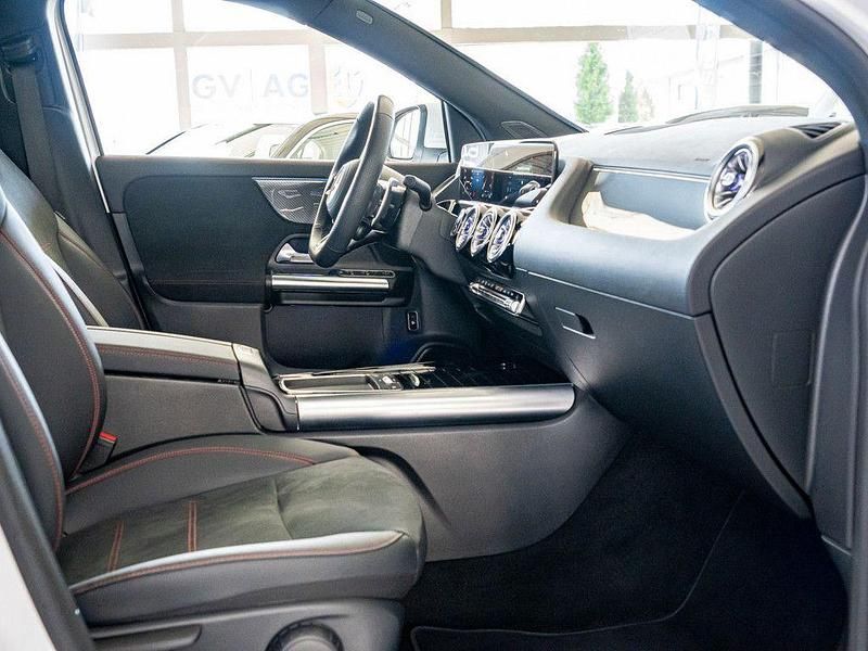 Gebraucht Mercedes GLA35 AMG AMG 306 PS (225 kW) 2024 Weiss / polarweiß SUV