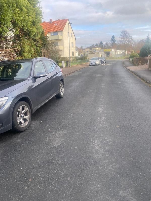 Grau Gebraucht 2013 BMW X1 SUV | 13.800 € (Teuer) - Bild 1/3