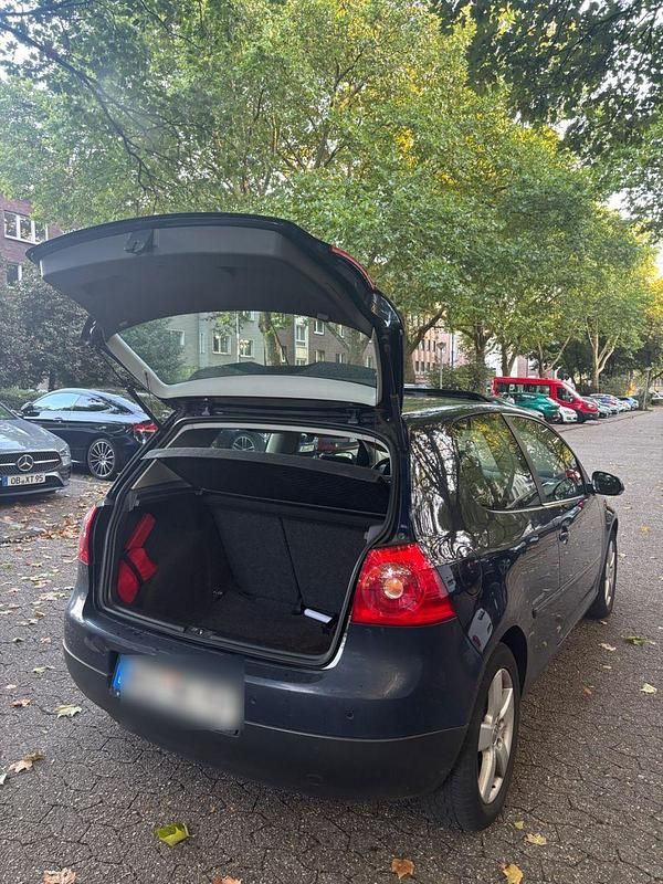 Blau Gebraucht 2008 VW Golf VI Edition Limousine | 900 € (Superpreis) - Bild 1/4