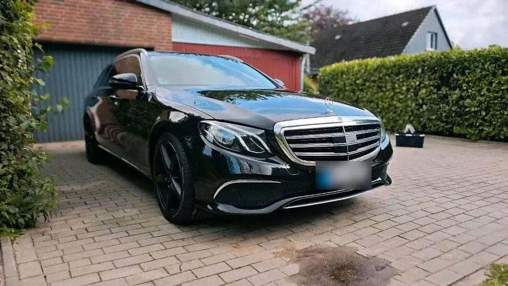 Gebraucht Mercedes E300 Exclusive 245 PS (180 kW) 2018 Schwarz Kombi