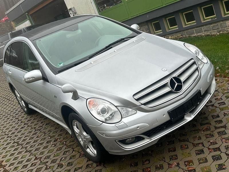 Gebraucht Mercedes R500 306 PS (225 kW) 2007 Silber Van / Kleinbus