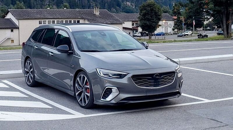 Grau Gebraucht 2019 Opel Insignia Kombi | 20.900 € (Teuer) - Bild 1/4
