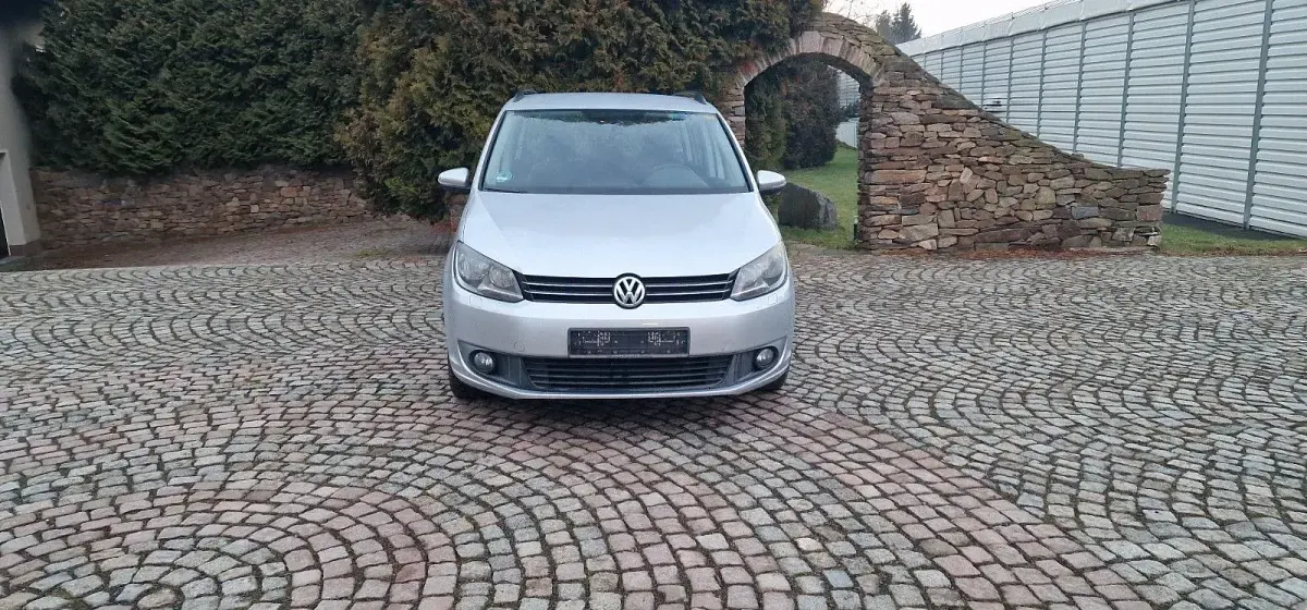 Gebraucht VW Touran Highline 105 PS (77 kW) 2011 Grau Van / Kleinbus