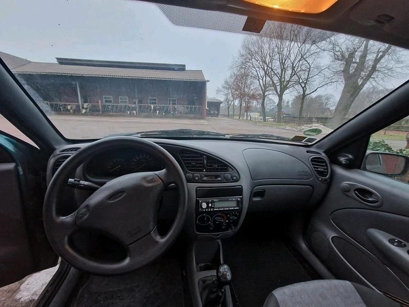 Gebraucht Ford Fiesta 65 PS (47 kW) 2000 Grün Kleinwagen