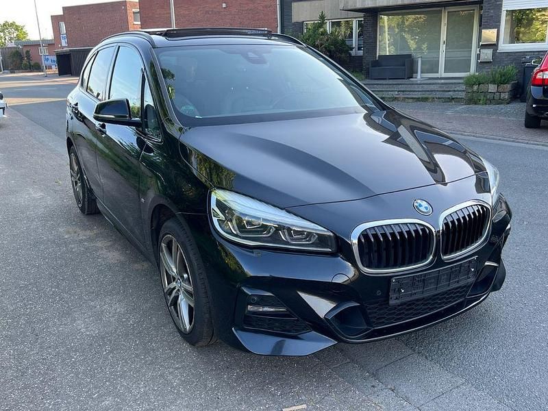 Schwarz Gebraucht 2018 BMW 218 Active Tourer M Sport Van / Kleinbus | 10.900 € (Fairer Preis) - Bild 1/4