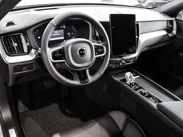 Neu Volvo XC60 Plus 250 PS (183 kW) 2025 SUV