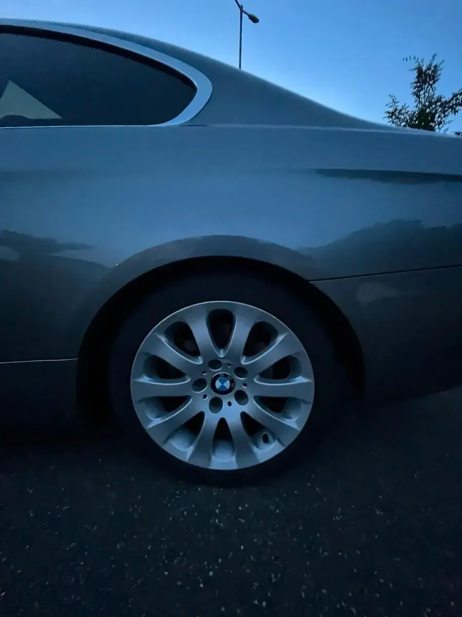 Gebraucht BMW 325 Basis 218 PS (160 kW) 2008 Grau Coupé
