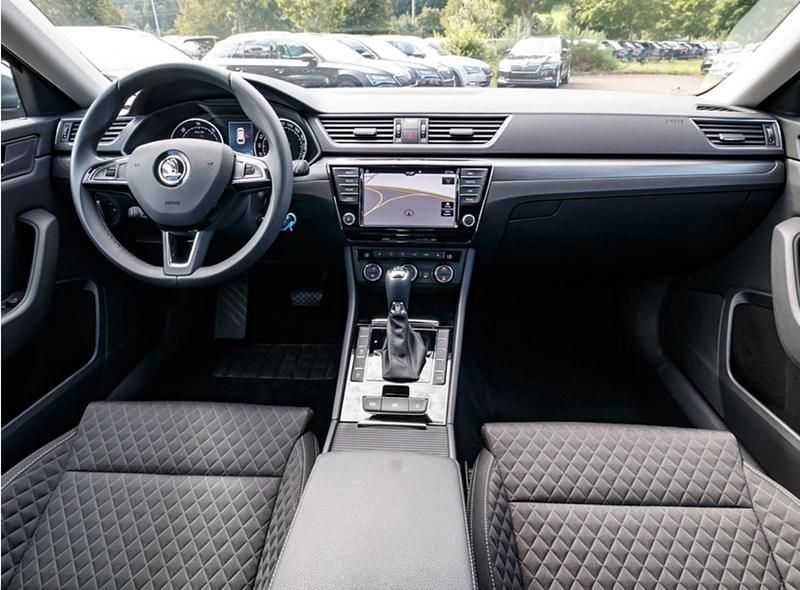 Gebraucht Skoda Superb Style 150 PS (110 kW) 2016 Andere farben Kombi