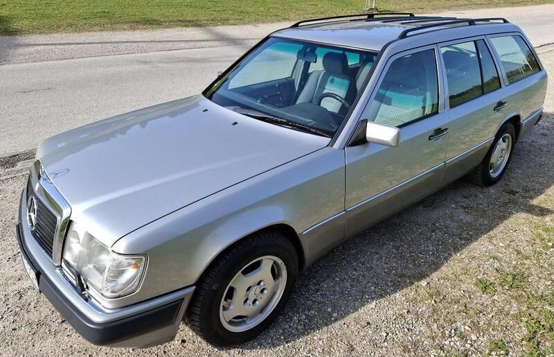 Silber Gebraucht 1991 Mercedes E300 Kombi | 13.900 € - Bild 1/4