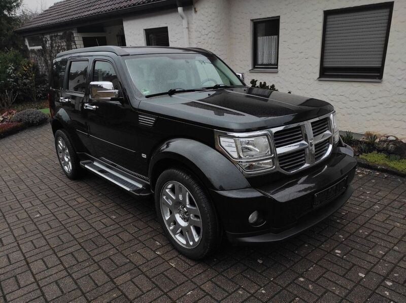 Schwarz Gebraucht 2008 Dodge Nitro SXT SUV | 12.900 € - Bild 1/4