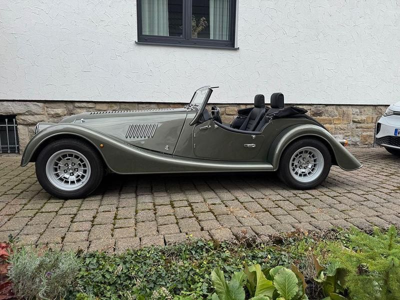 Grün Gebraucht 2024 Morgan Plus Cabrio | 69.900 € - Bild 1/4