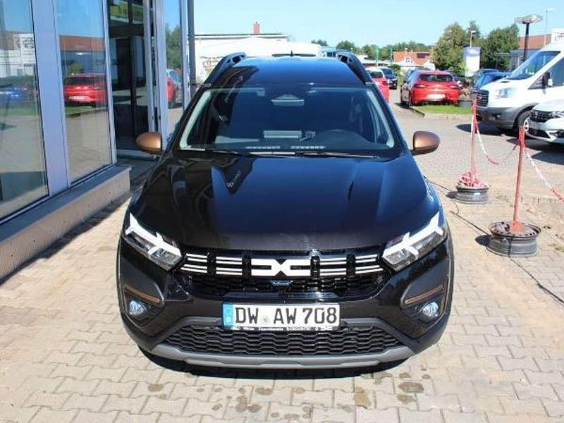 Gebraucht Dacia Jogger Extreme 110 PS (80 kW) 2024 Perlmuttschwarz Van / Kleinbus