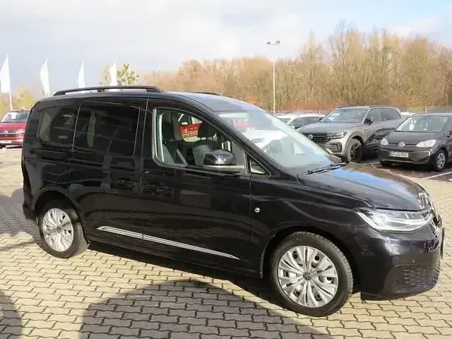 Używany VW Caddy Move 122 KM (89 kW) 2021 Czarny Minivan