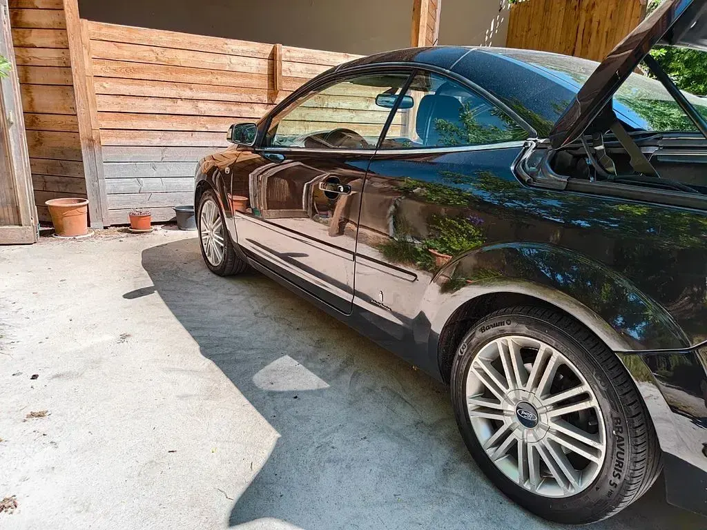 Gebraucht Ford Focus Cabriolet Titanium 145 PS (106 kW) 2008 Schwarz Cabrio