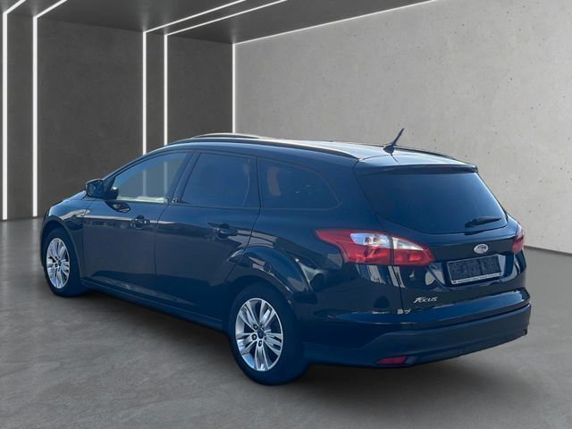 Gebraucht Ford Focus Trend 105 PS (77 kW) 2011 Pantherschwarz metallic Kombi