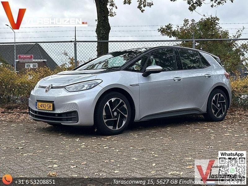 Grau Gebraucht 2020 VW ID.3 Life Kleinwagen | 12.650 € - Bild 1/4