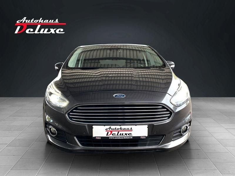 Używany Ford S-MAX Titanium 179 KM (131 kW) 2018 Szary Minivan