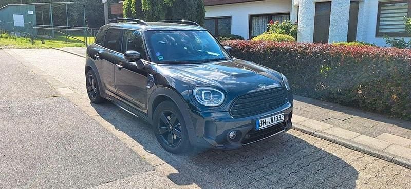 Schwarz Gebraucht 2020 Mini Cooper Countryman Essential SUV | 22.490 € (Fairer Preis) - Bild 1/4