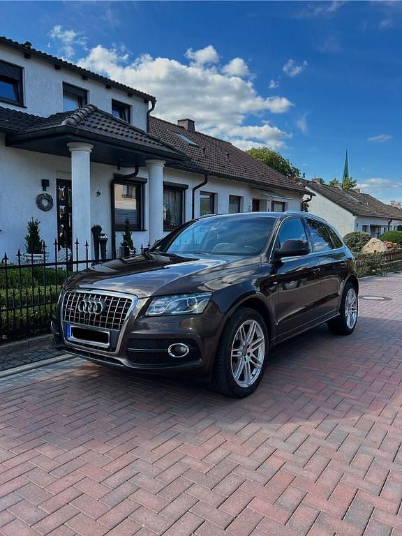 Braun Gebraucht 2011 Audi Q5 S-Line SUV | 11.400 € - Bild 1/4