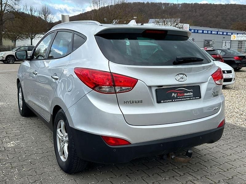 Gebraucht Hyundai ix35 Premium 184 PS (135 kW) 2012 Silber SUV