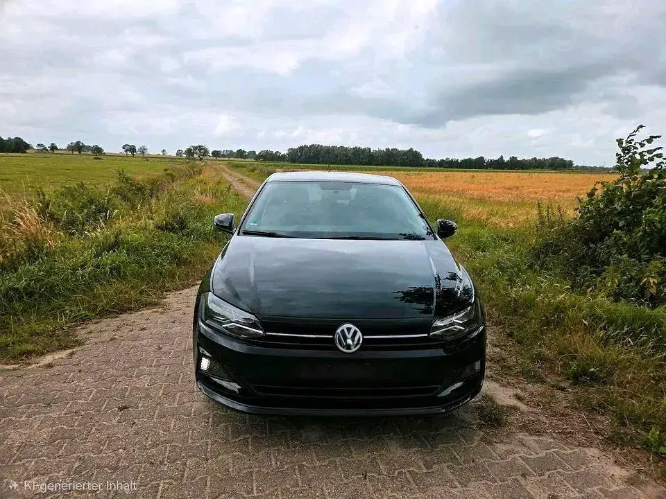 Gebraucht VW Polo Comfortline 75 PS (55 kW) 2018 Schwarz Kleinwagen