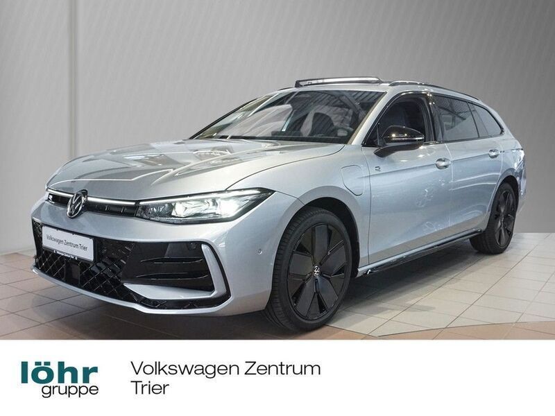 Silber Neu 2025 VW Passat R-line Kombi | 62.990 € (Fairer Preis) - Bild 1/4