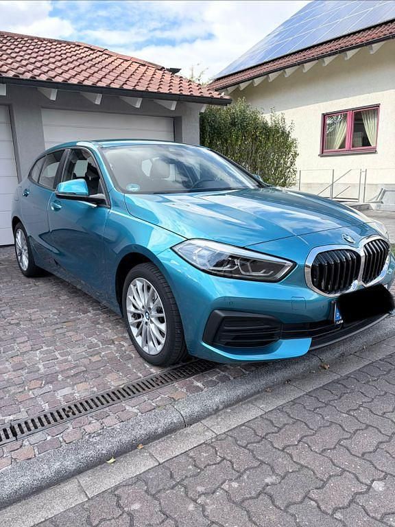Blau Gebraucht 2023 BMW 116 Kleinwagen | 20.500 € (Fairer Preis) - Bild 1/4