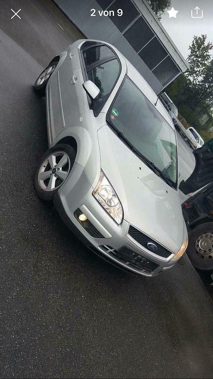 Silber Gebraucht 2007 Ford Focus Limousine | 1.000 € (Superpreis) - Bild 1/4