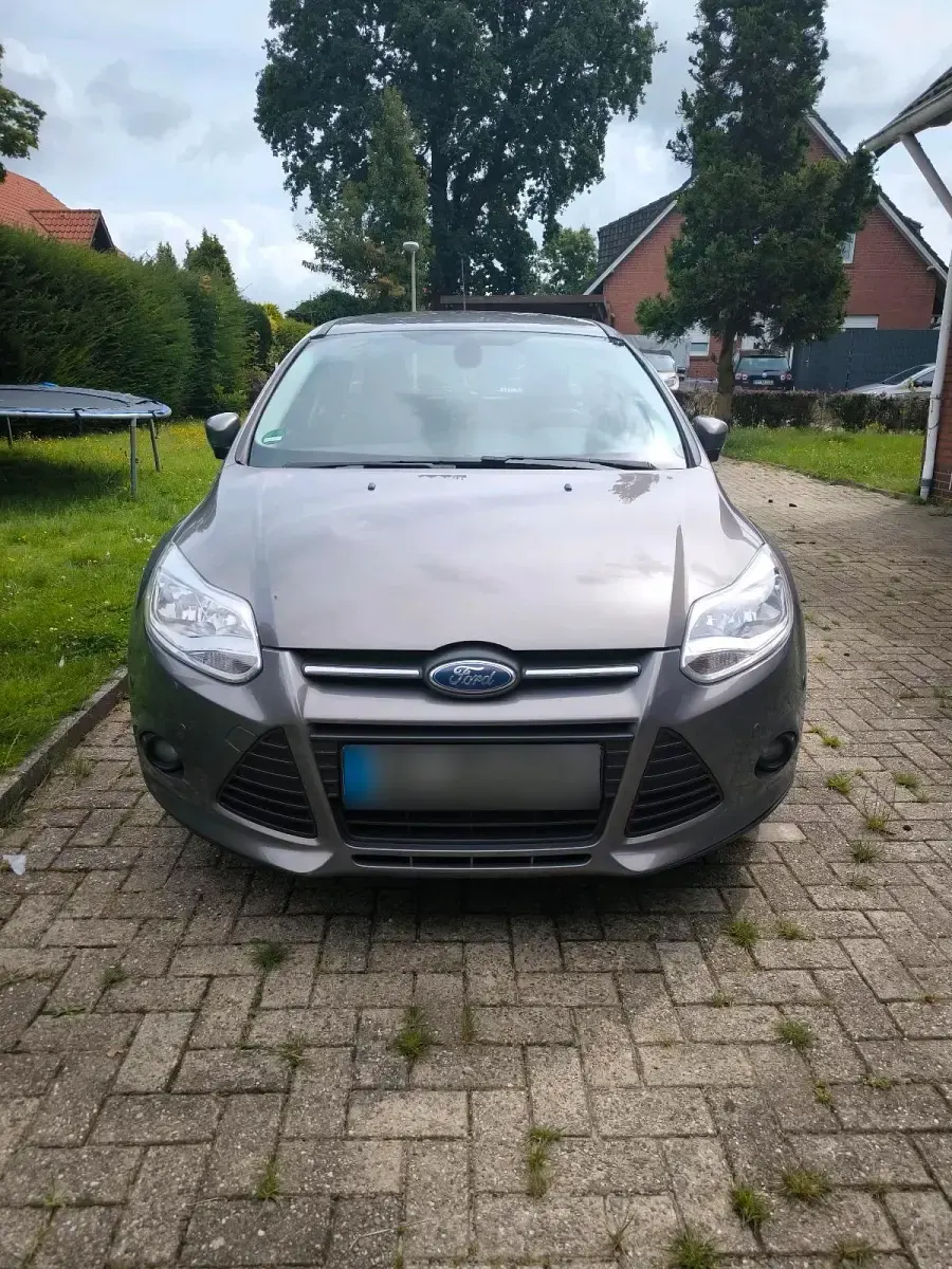Gebraucht Ford Focus 101 PS (74 kW) 2013 Braun Kombi