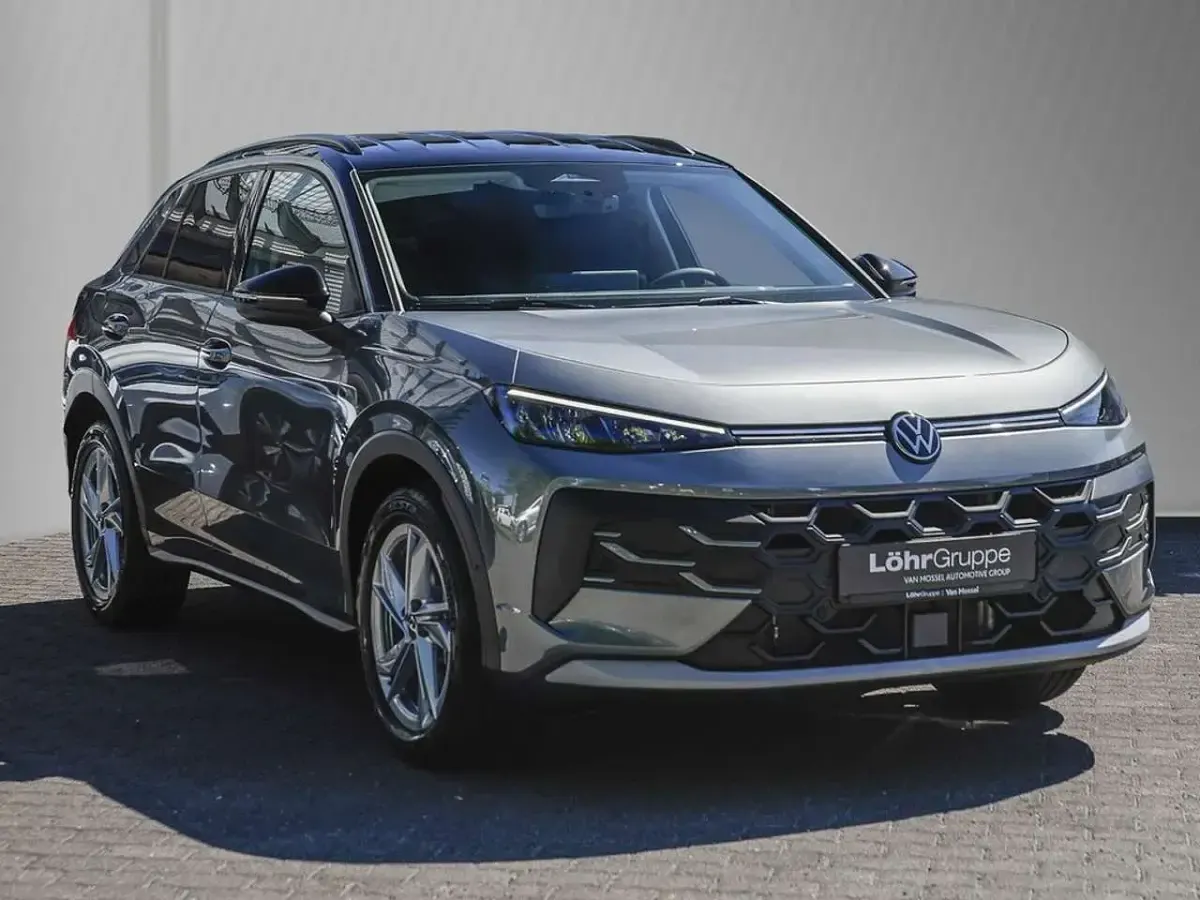 Neu VW T-Roc 150 PS (110 kW) 2026 Wolf grey metallic schwarz uni SUV