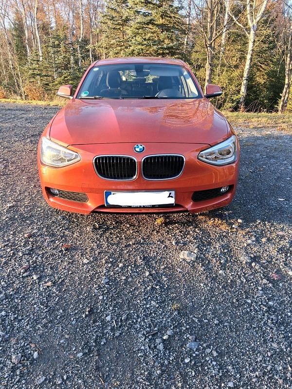 Orange Gebraucht 2012 BMW 116 Kleinwagen | 5.100 € (Guter Preis) - Bild 1/4