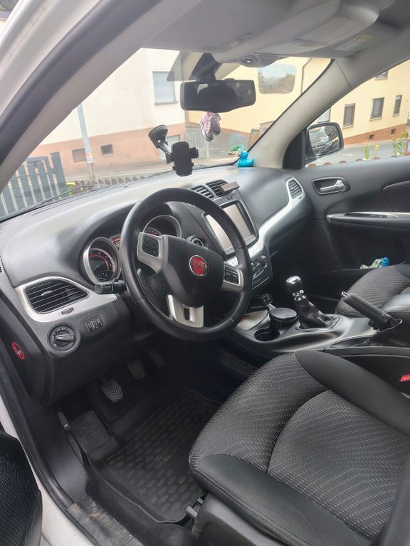Weiß Gebraucht 2014 Fiat Freemont SUV | 8.000 € (Fairer Preis) - Bild 1/4