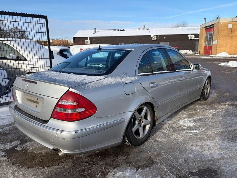Gebraucht Mercedes E320 Avantgarde 224 PS (164 kW) 2003 Silber Limousine