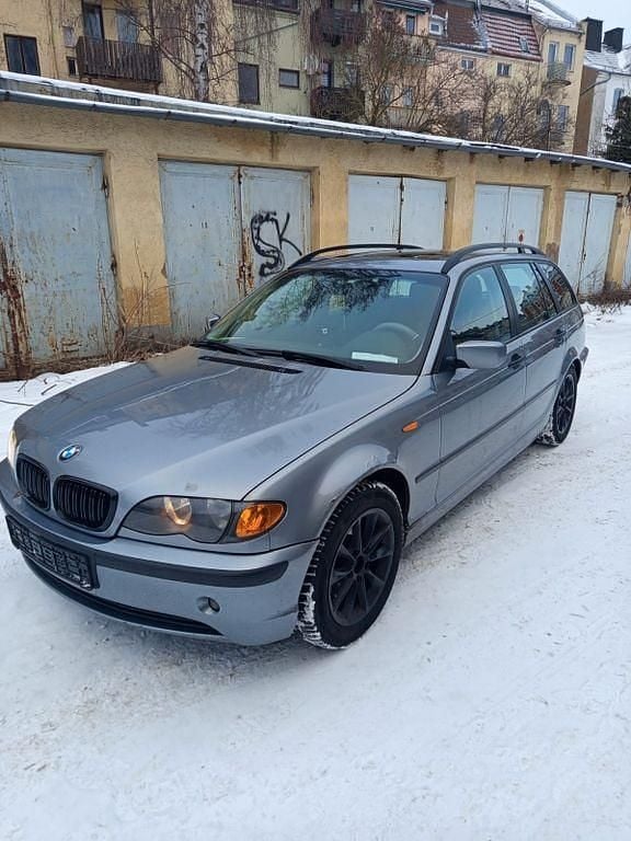 Silber Gebraucht 2004 BMW 318 Kombi | 1.650 € (Superpreis) - Bild 1/4