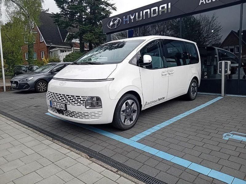 Gebraucht Hyundai Staria Trend 225 PS (165 kW) 2024 Creamy white Van / Kleinbus