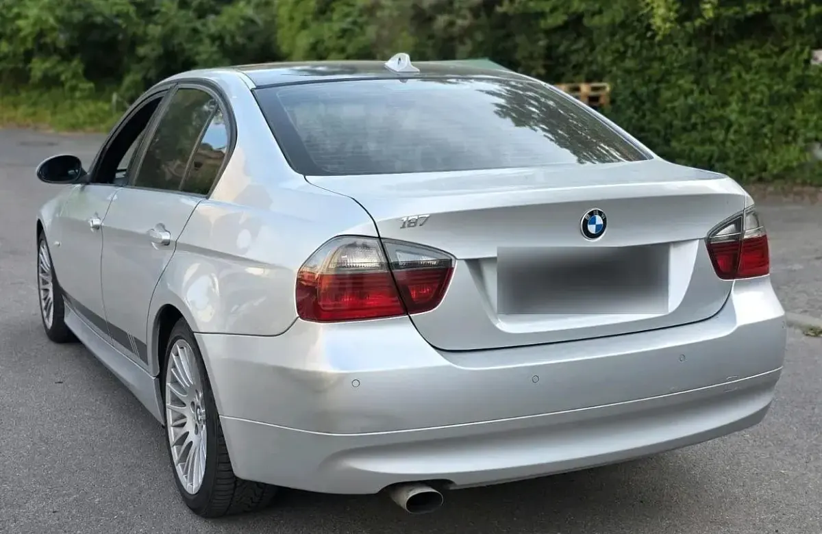 Gebraucht BMW 318 129 PS (94 kW) 2006 Silber Limousine