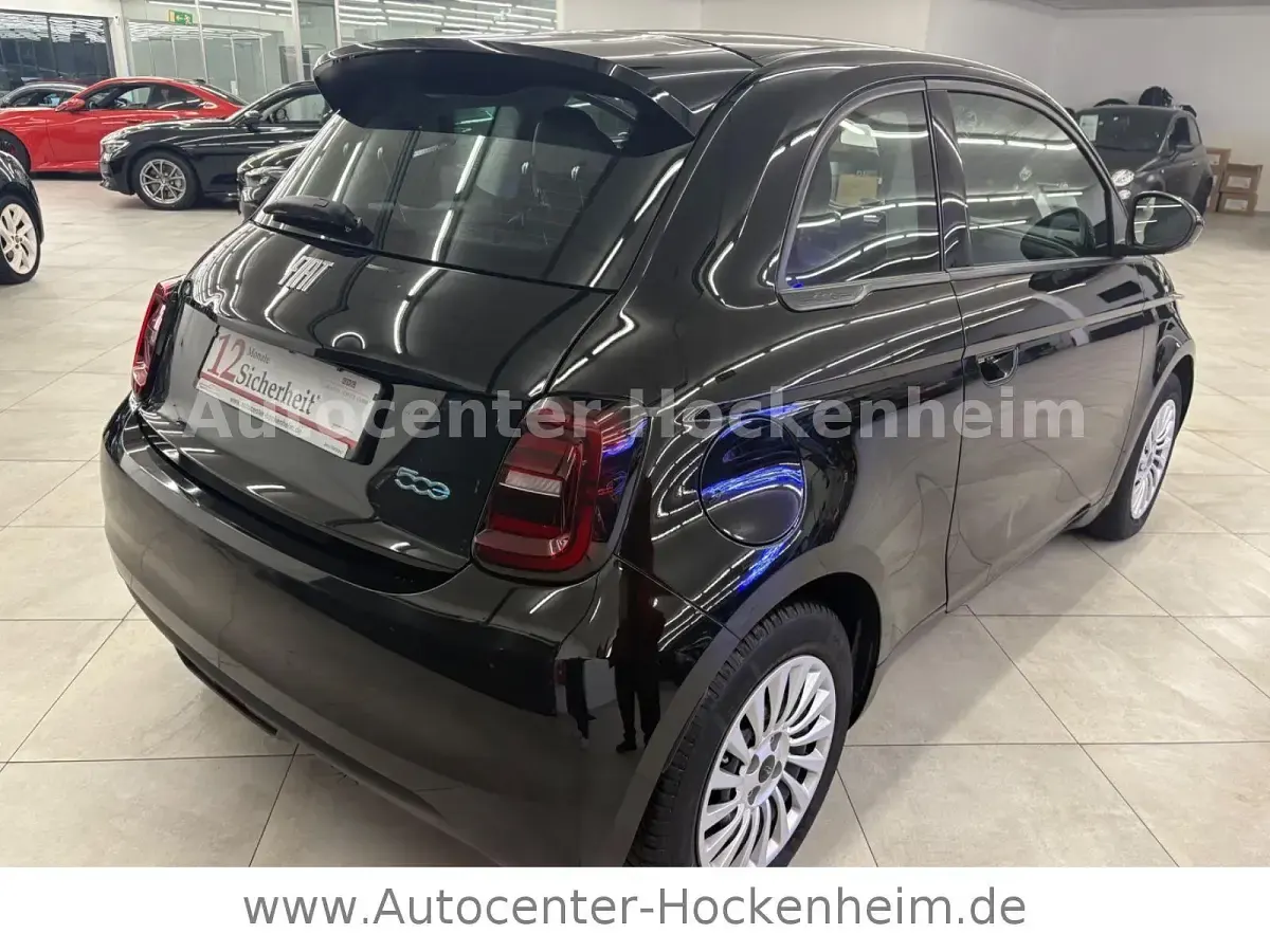 Gebraucht Fiat 500e Action 69 kW (95 PS) 2022 Schwarz Kleinwagen